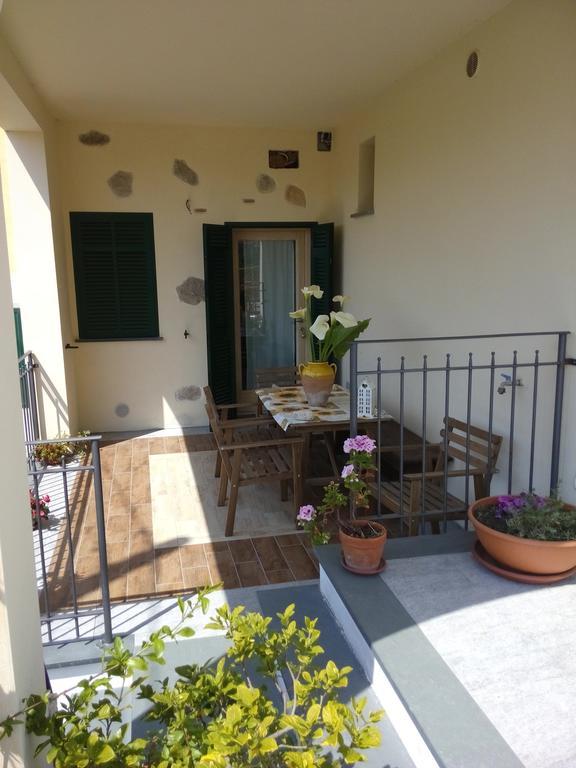 Casa Papaveri Rossi Финале Лигуре Номер фото
